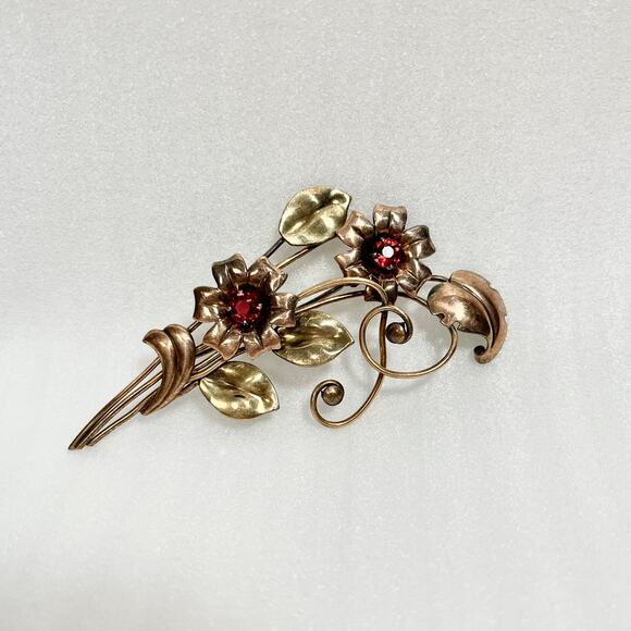 Signed Harry Iskin 1/20 10K Gold Filled Flower Bouquet Brooch, Red Glass Stones - Picture 4 of 8